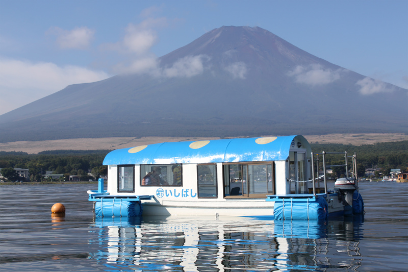 山中湖 ワカサギドーム船